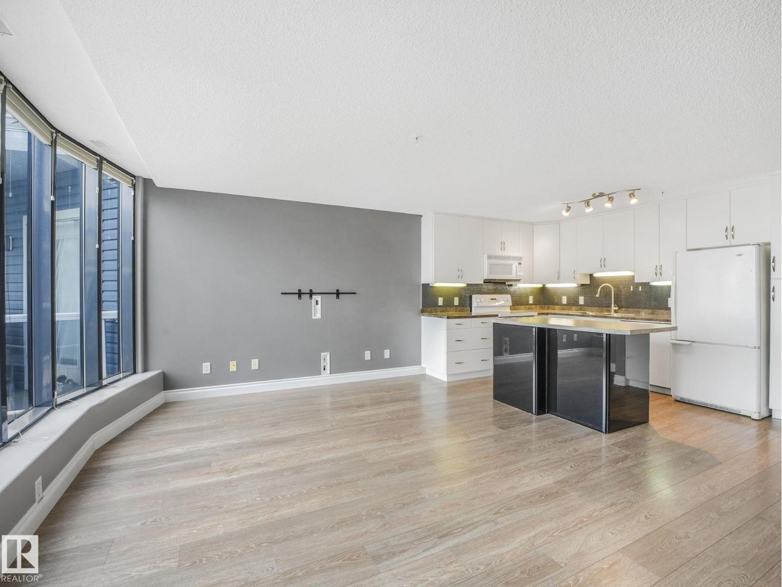 Photo 6 of 332 16035 132 St Nw, Edmonton AB