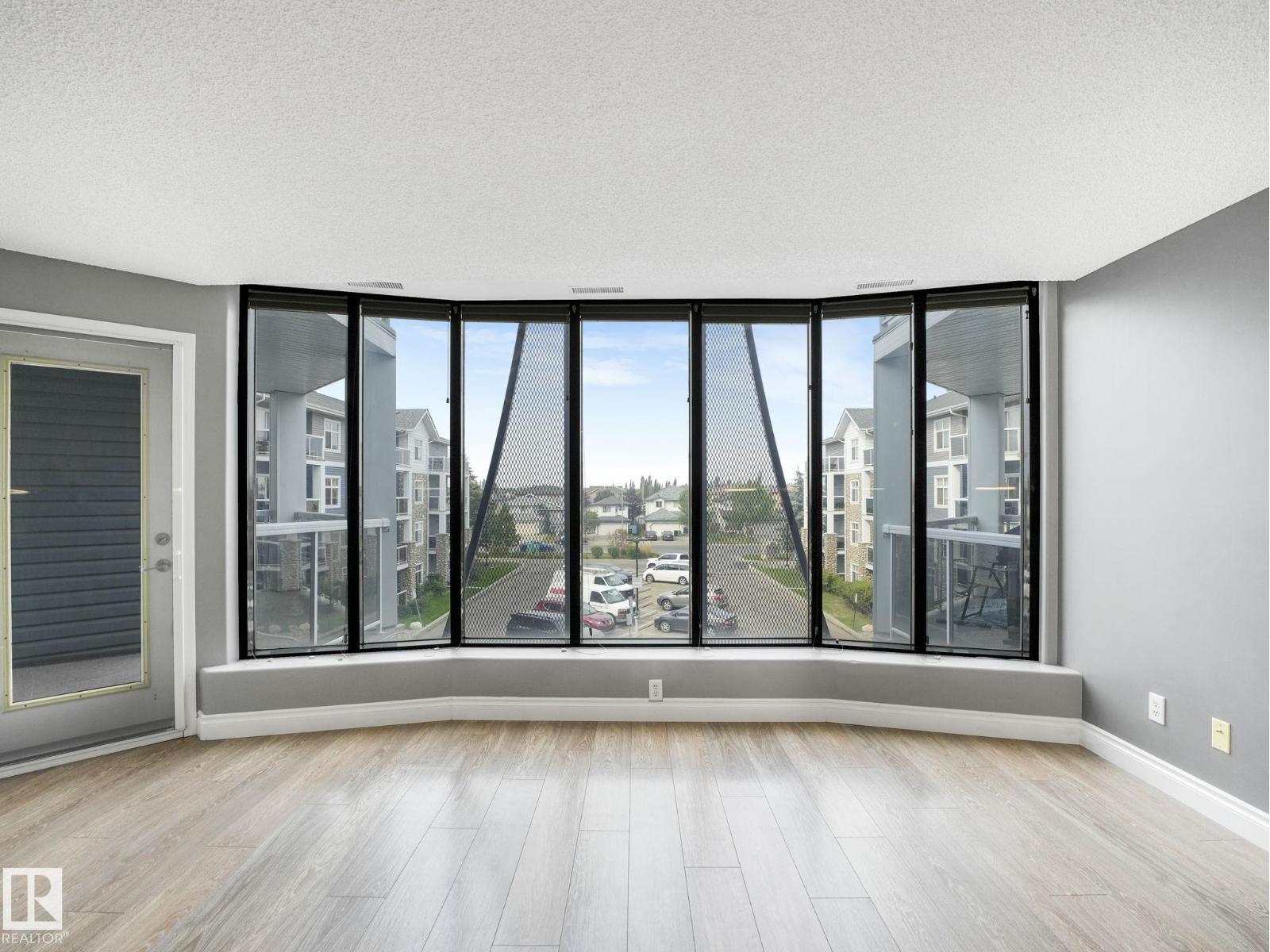 Photo 8 of 332 16035 132 St Nw, Edmonton AB