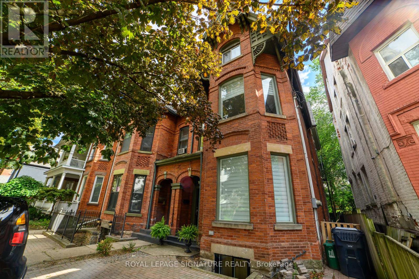 Photo 2 of 3rd 103 Gloucester Street, Toronto ON