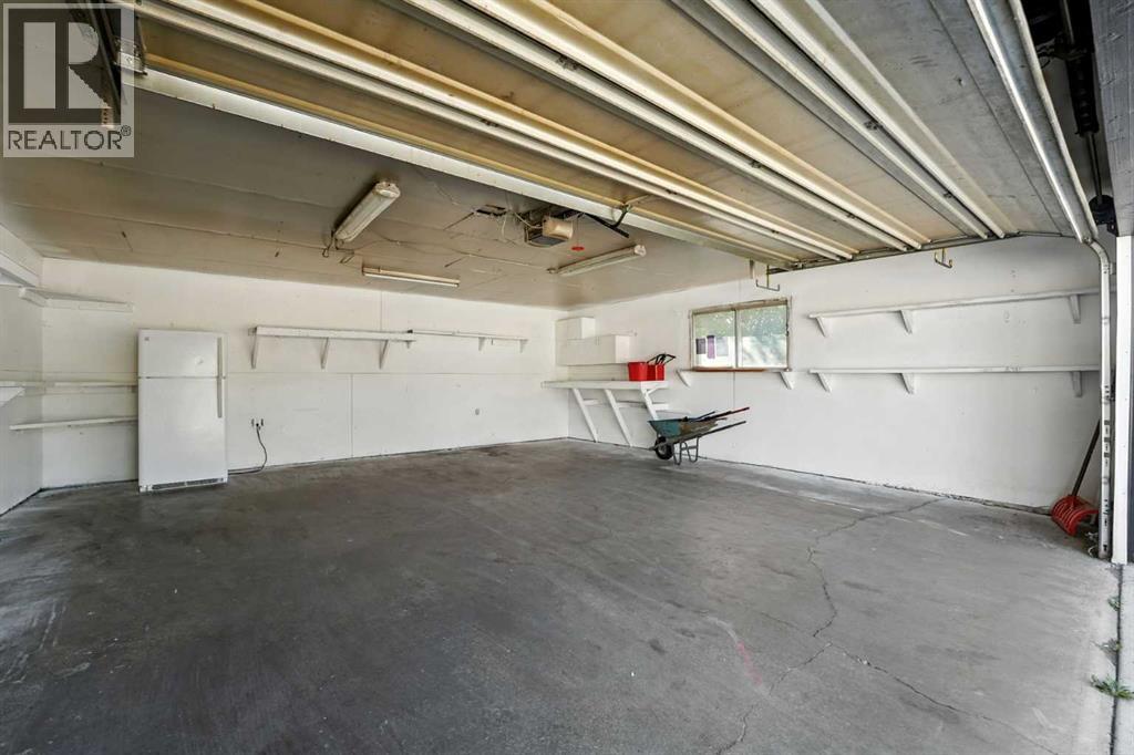 Photo 32 of 207 Pinecrest Crescent Ne, Calgary AB