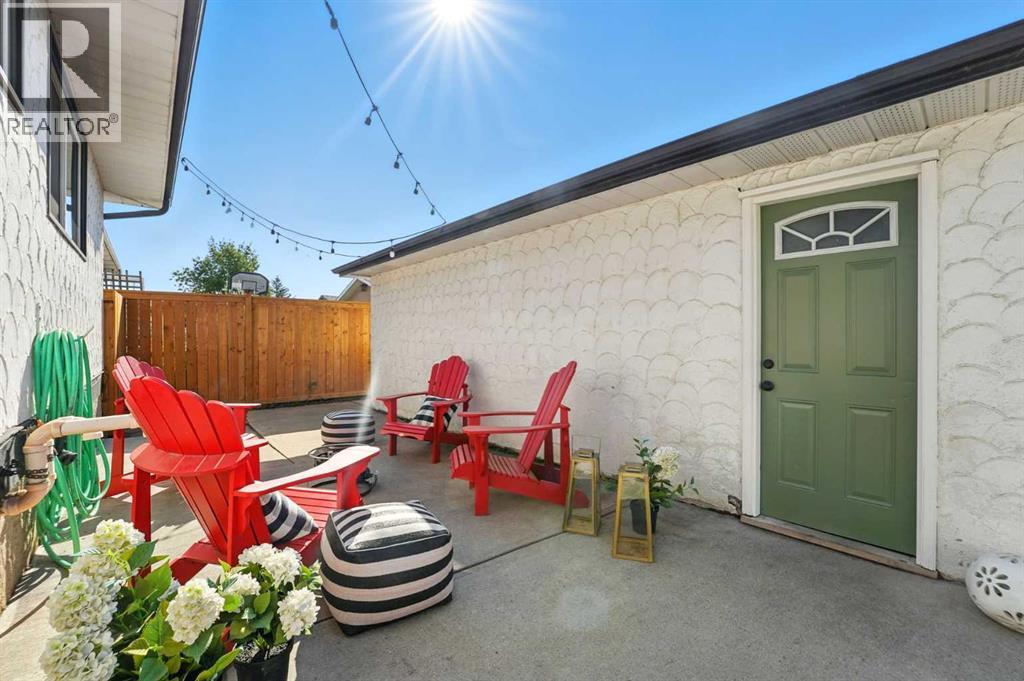 Photo 28 of 207 Pinecrest Crescent Ne, Calgary AB