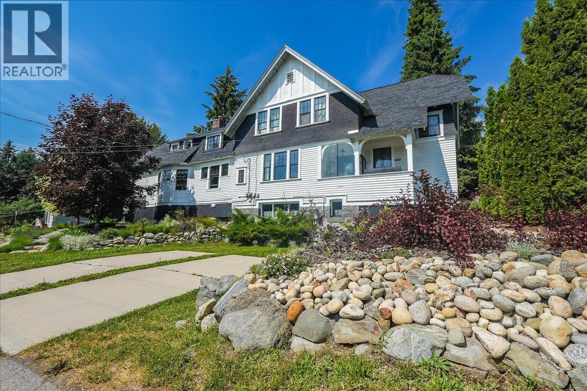 1345 Spokane Street, Rossland