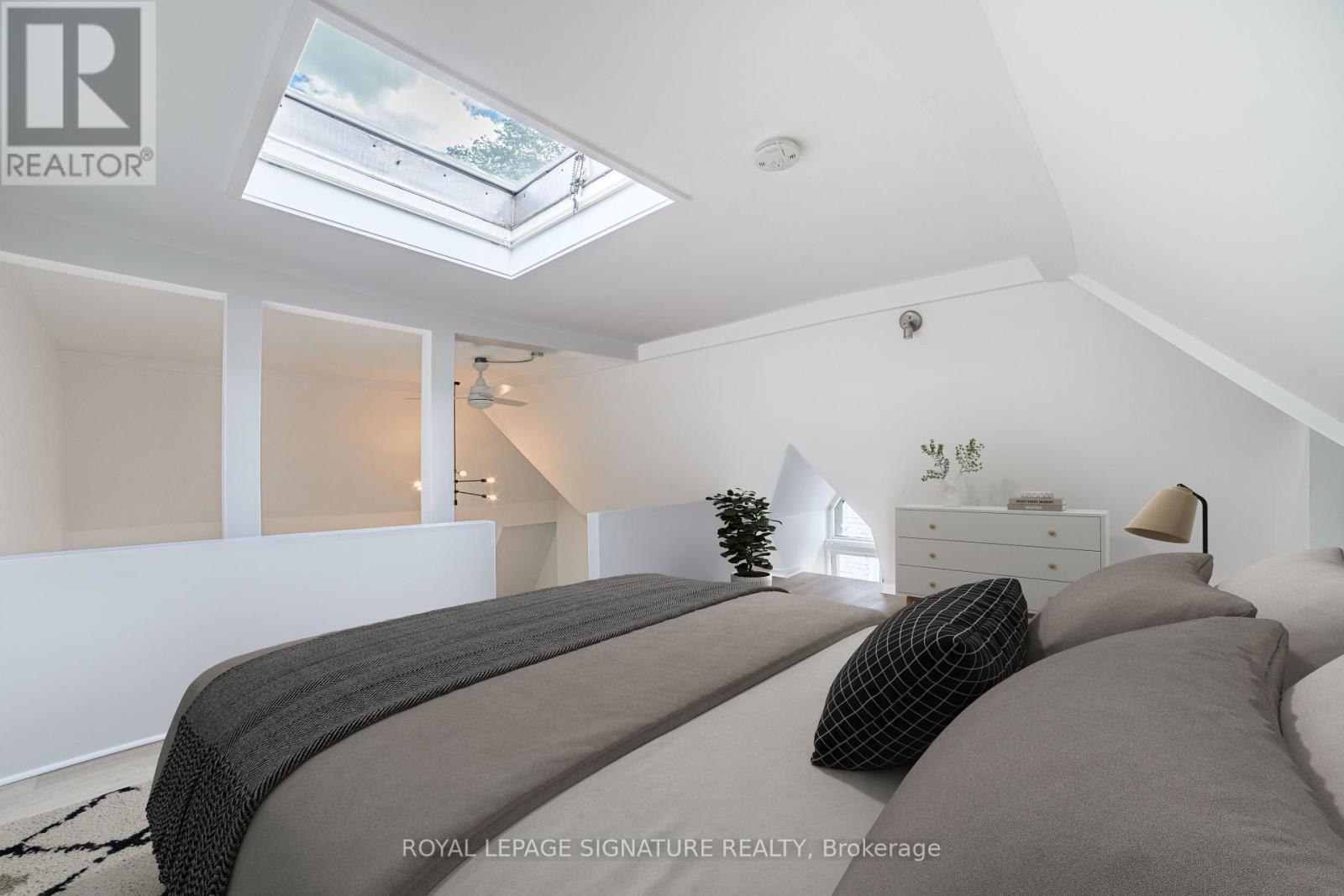 Photo 13 of 3rd 103 Gloucester Street, Toronto ON