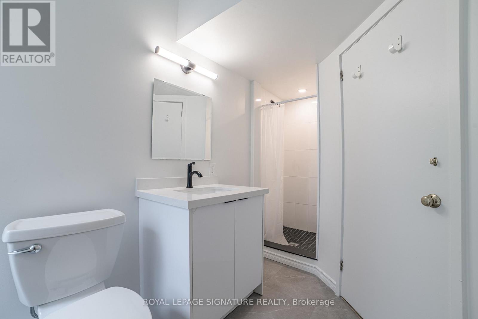 Photo 12 of 3rd 103 Gloucester Street, Toronto ON