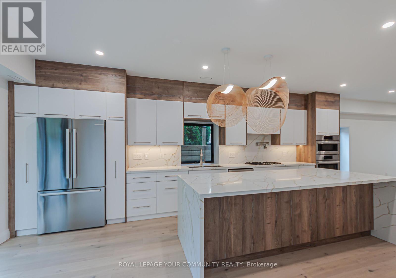 Photo 12 of 89 Gainsborough Road, Toronto ON