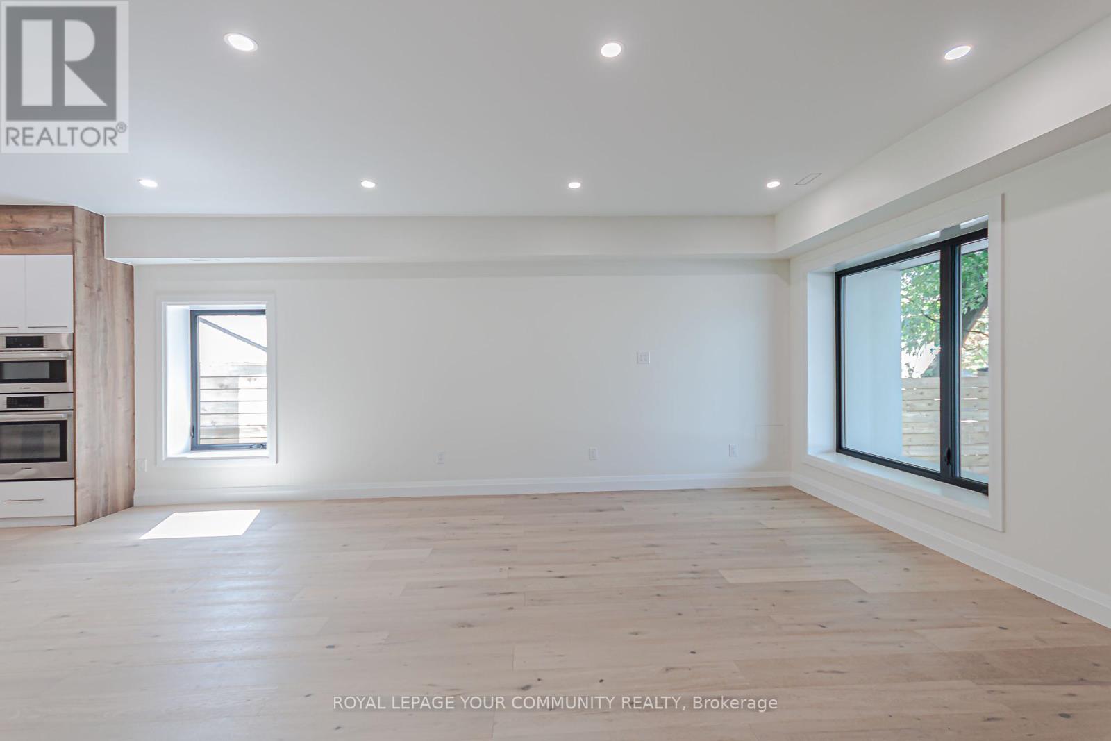Photo 5 of 89 Gainsborough Road, Toronto ON