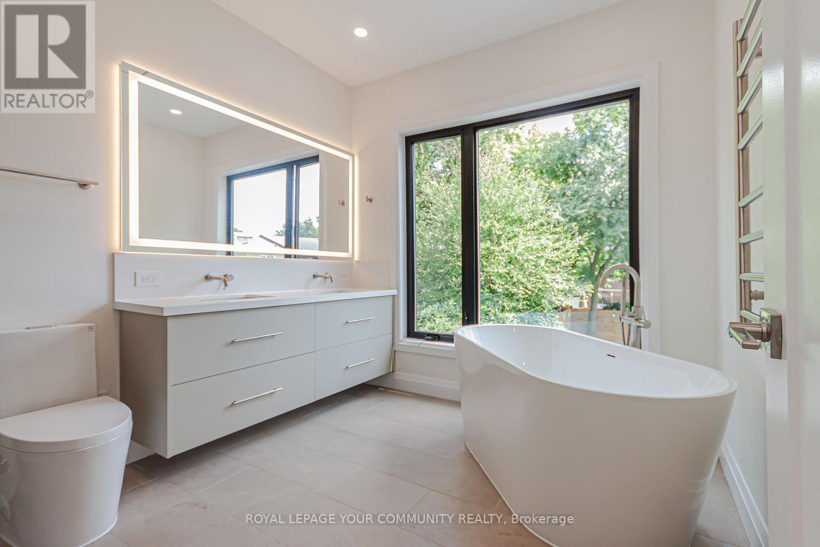 Photo 18 of 89 Gainsborough Road, Toronto ON
