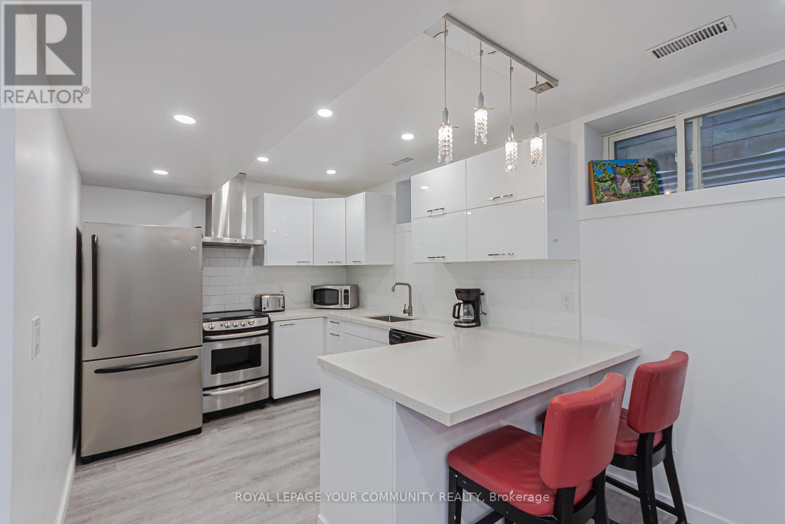 Photo 31 of 89 Gainsborough Road, Toronto ON