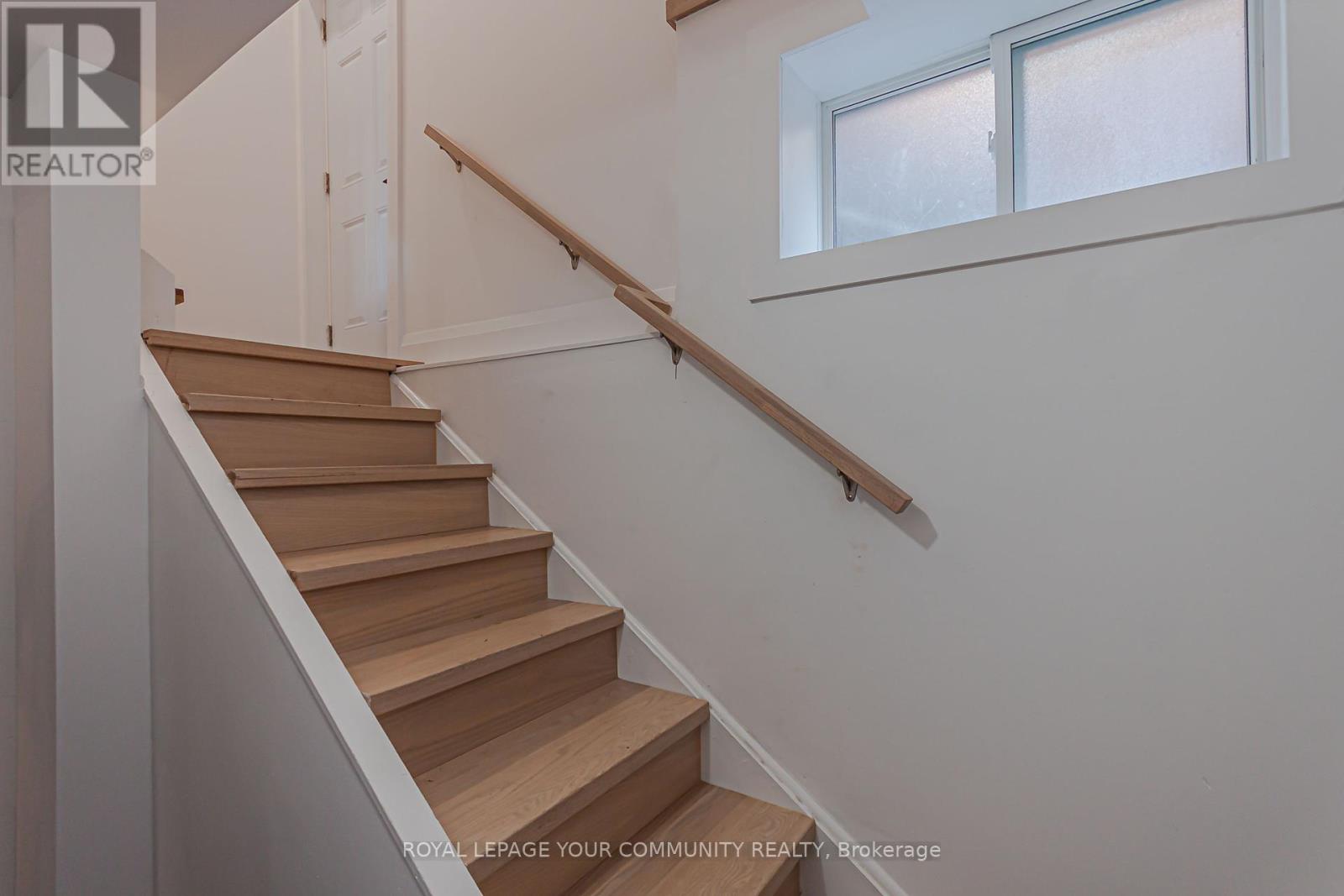 Photo 36 of 89 Gainsborough Road, Toronto ON