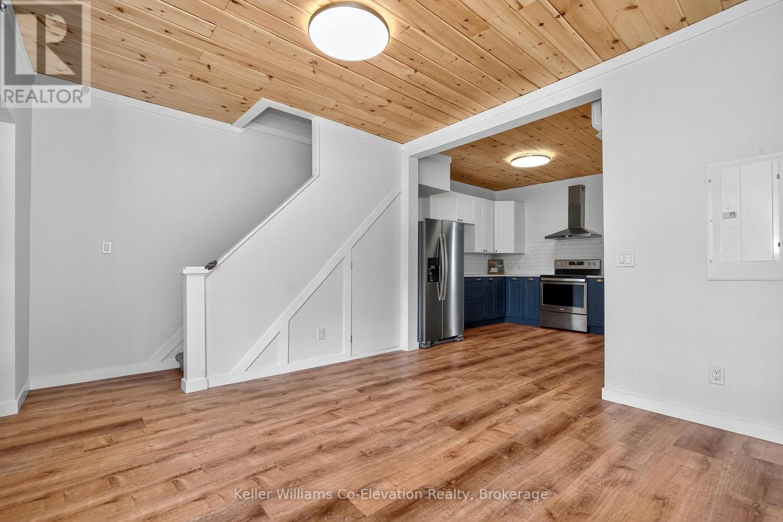 Photo 7 of 245 William Street, Midland ON