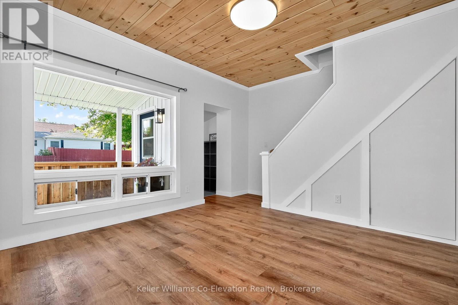 Photo 6 of 245 William Street, Midland ON