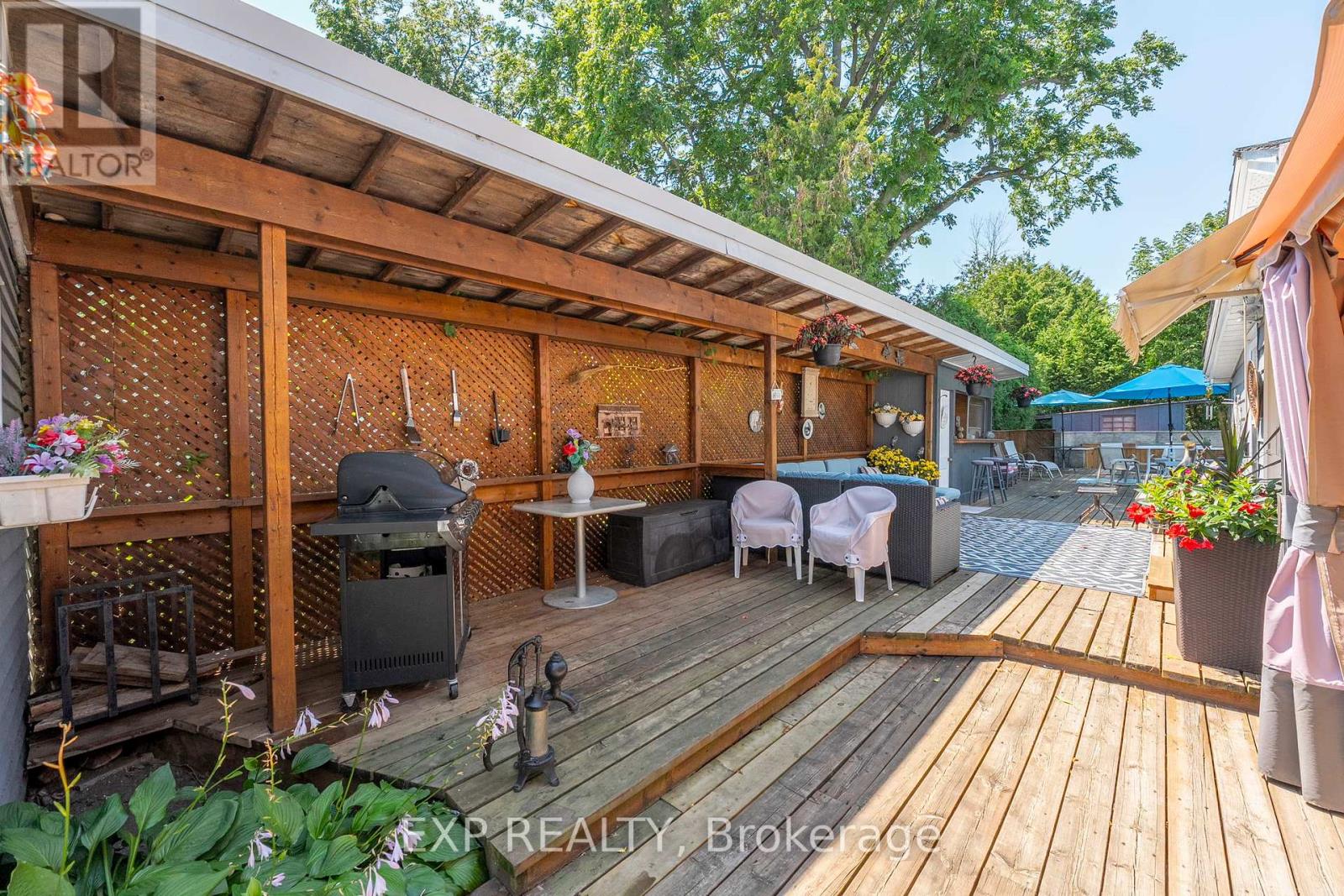 Photo 40 of 45 Westwind Circle, Georgina ON