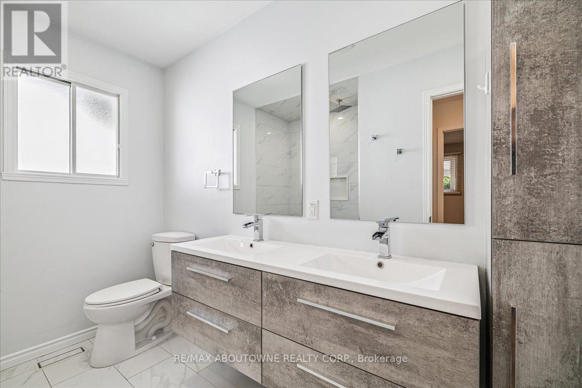 Photo 17 of 371 Park Road N, Grimsby ON