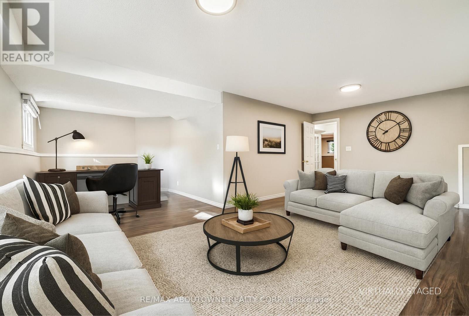 Photo 22 of 371 Park Road N, Grimsby ON