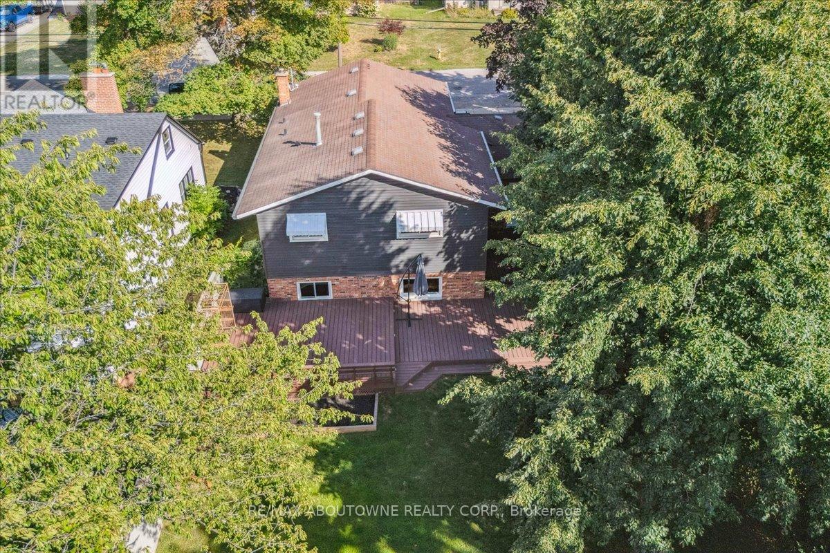 Photo 33 of 371 Park Road N, Grimsby ON