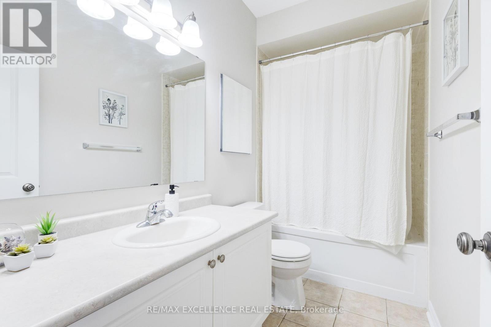 Photo 20 of 52 Atchison Drive, Caledon ON