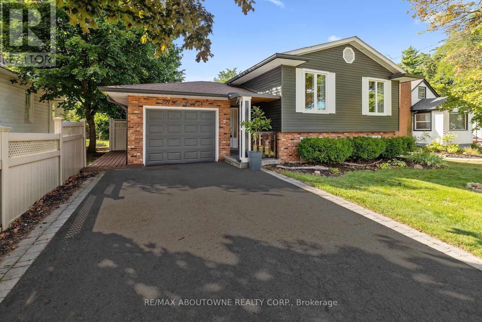 Photo 1 of 371 Park Road N, Grimsby ON