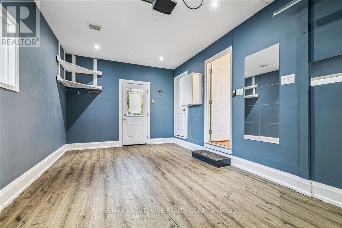 Photo 27 of 371 Park Road N, Grimsby ON