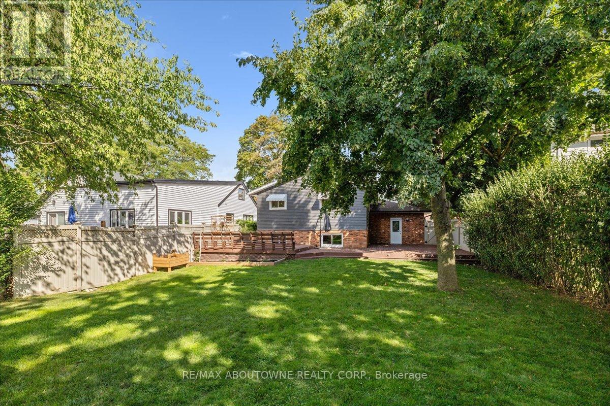 Photo 38 of 371 Park Road N, Grimsby ON