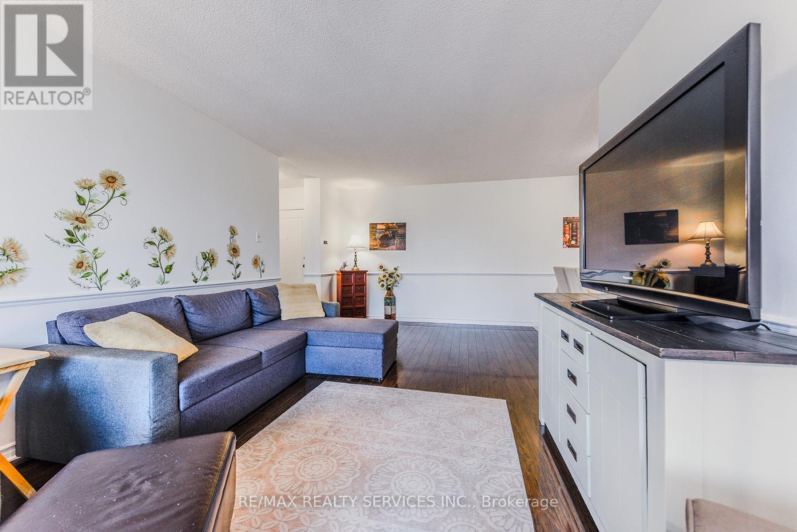 Photo 9 of 302 3 Lisa Street, Brampton ON