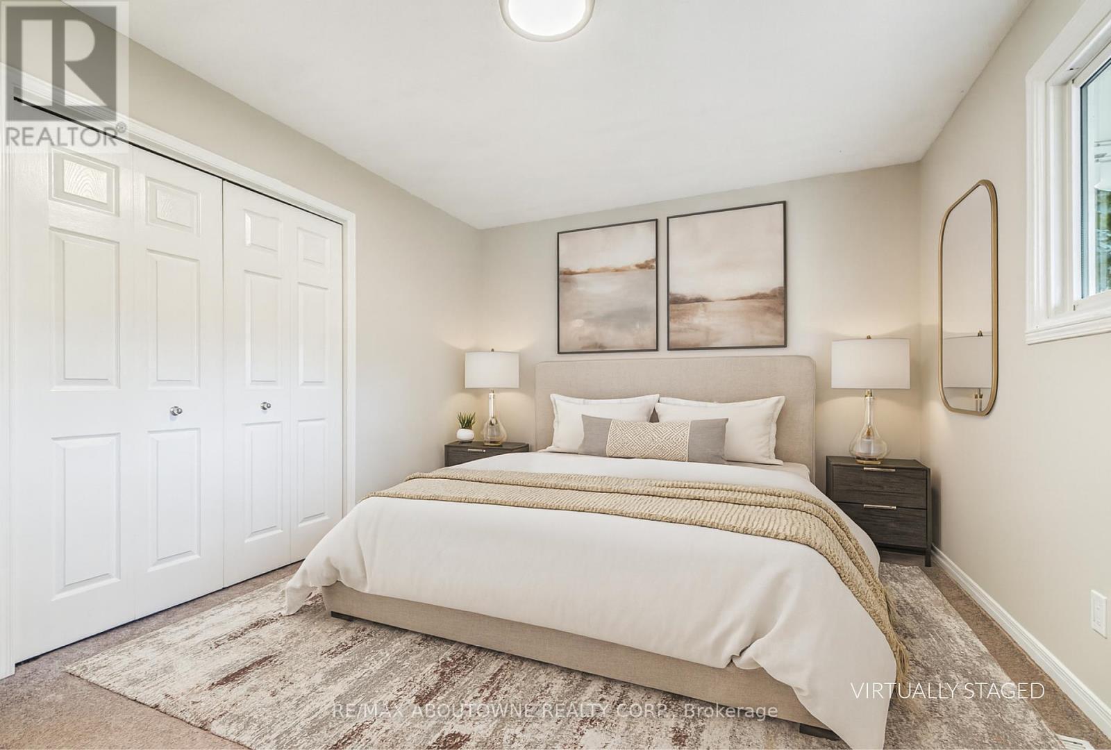 Photo 13 of 371 Park Road N, Grimsby ON
