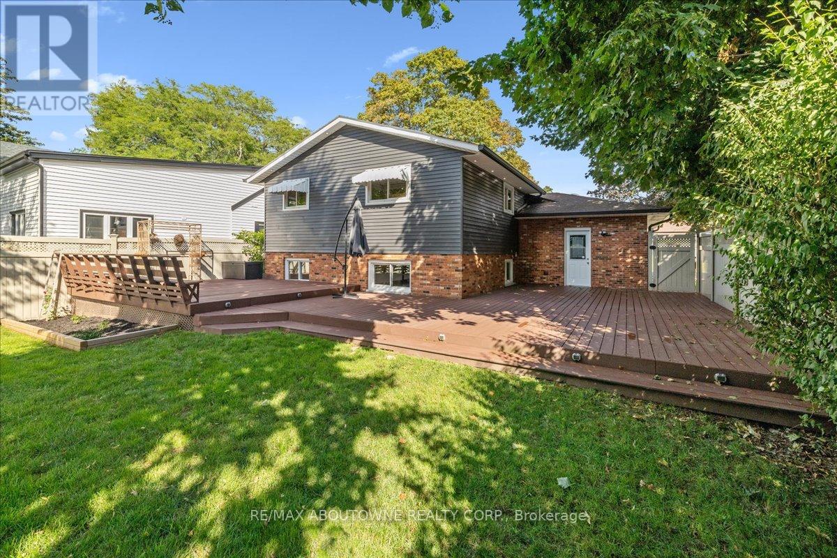 Photo 31 of 371 Park Road N, Grimsby ON