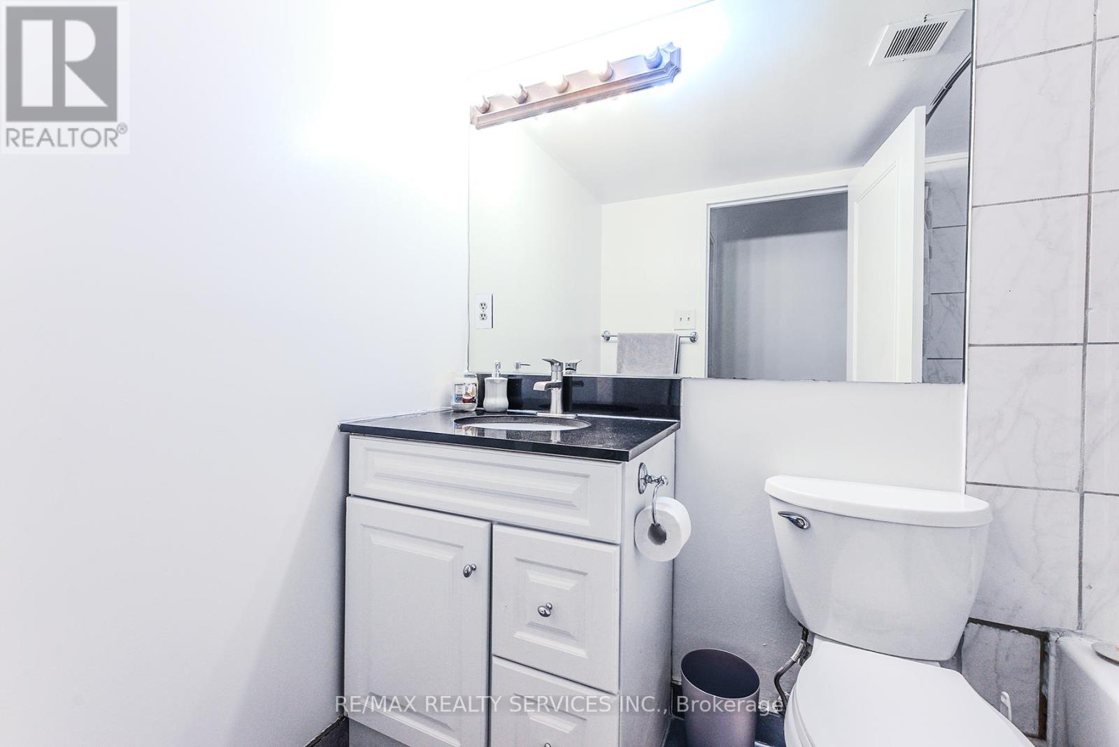 Photo 17 of 302 3 Lisa Street, Brampton ON