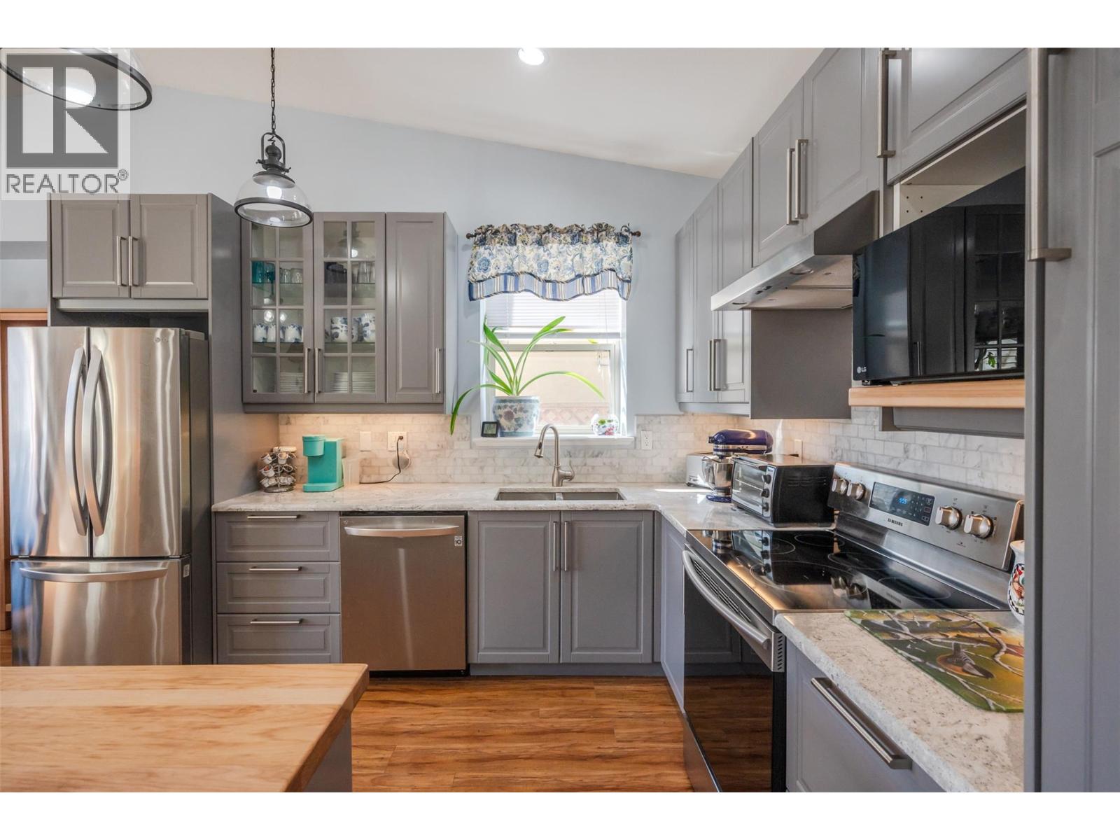 6865 Mountainview Drive, Oliver