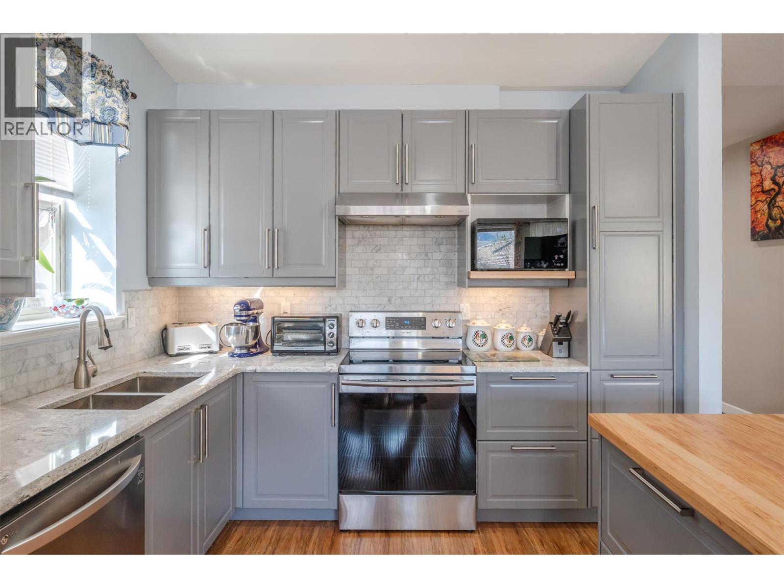 6865 Mountainview Drive, Oliver