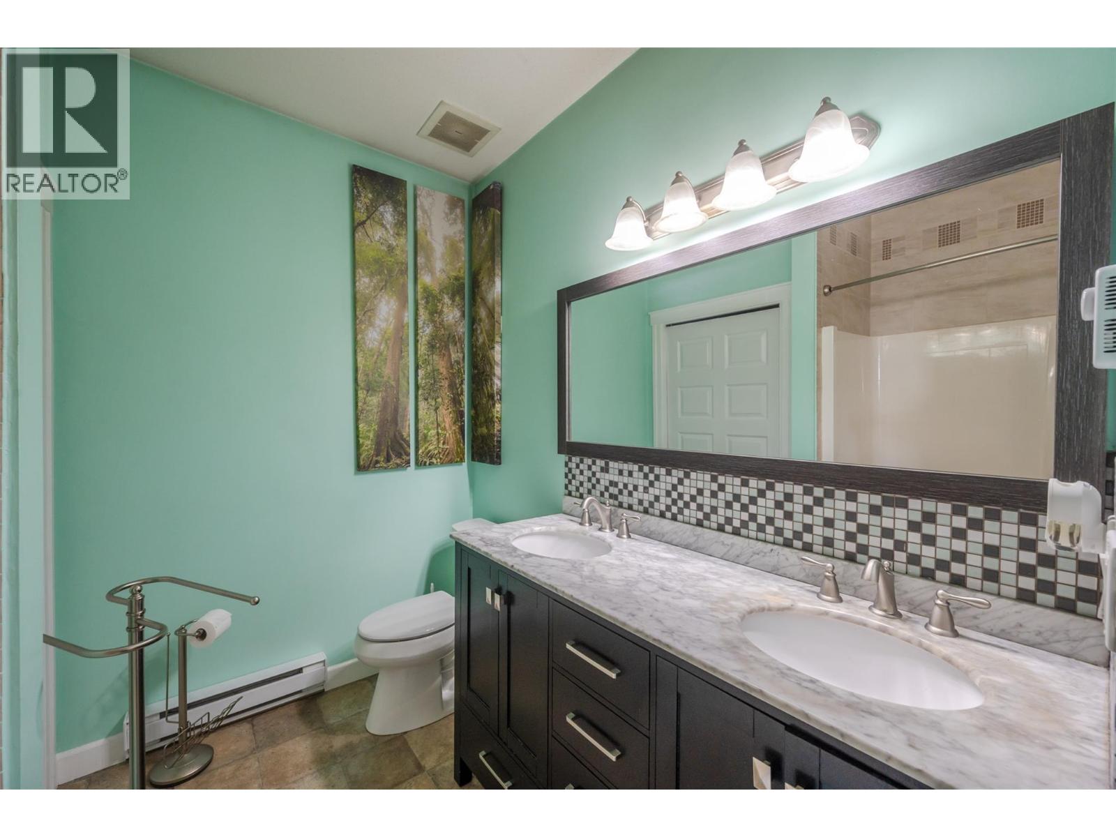 6865 Mountainview Drive, Oliver