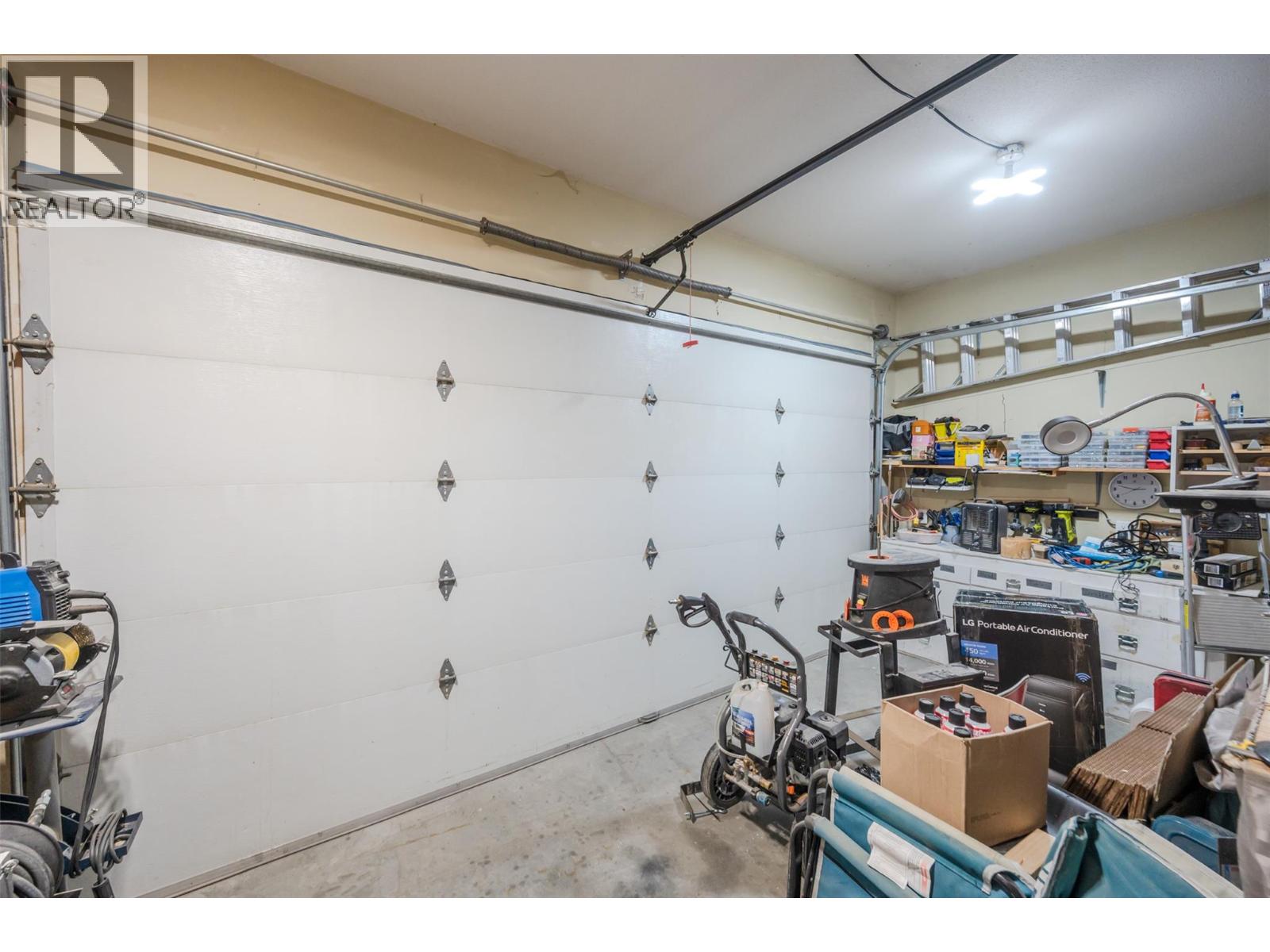 6865 Mountainview Drive, Oliver