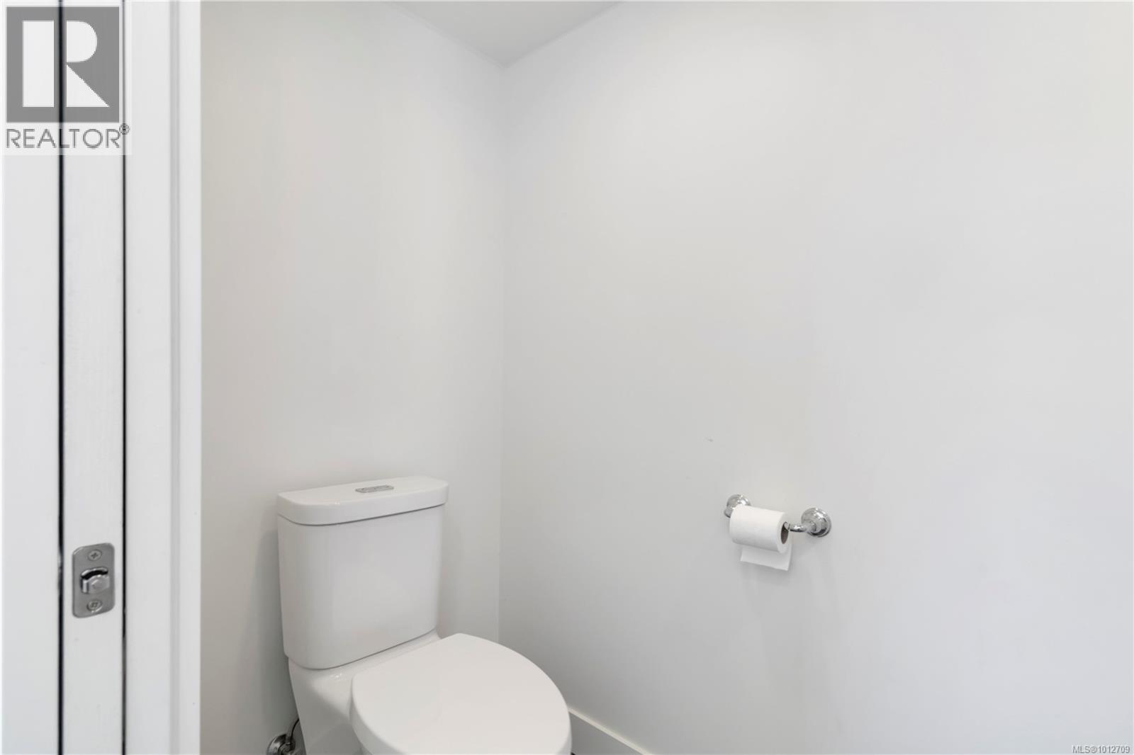  2240 Kinross Avenue, Oak Bay