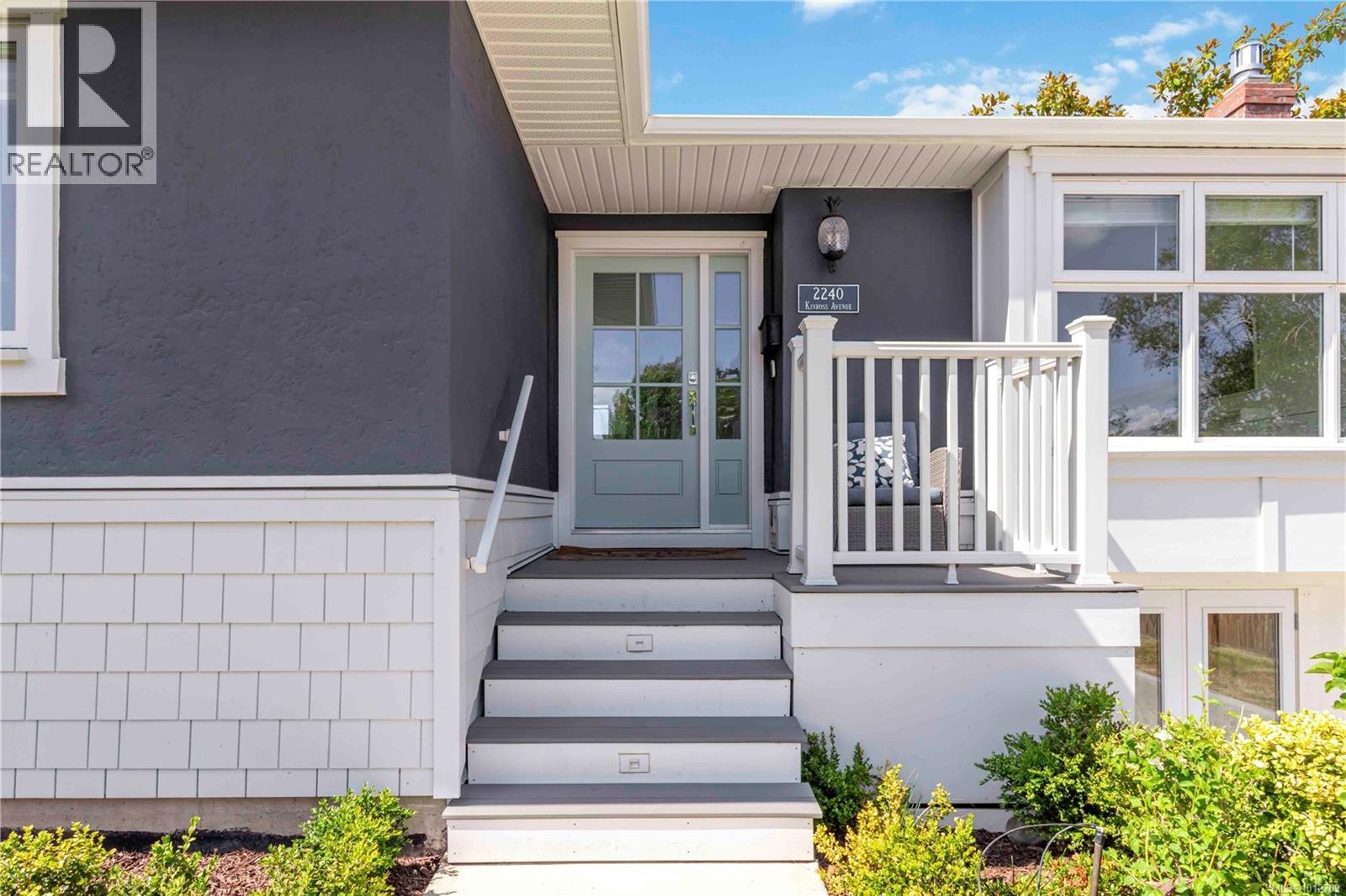 2240 Kinross Avenue, Oak Bay