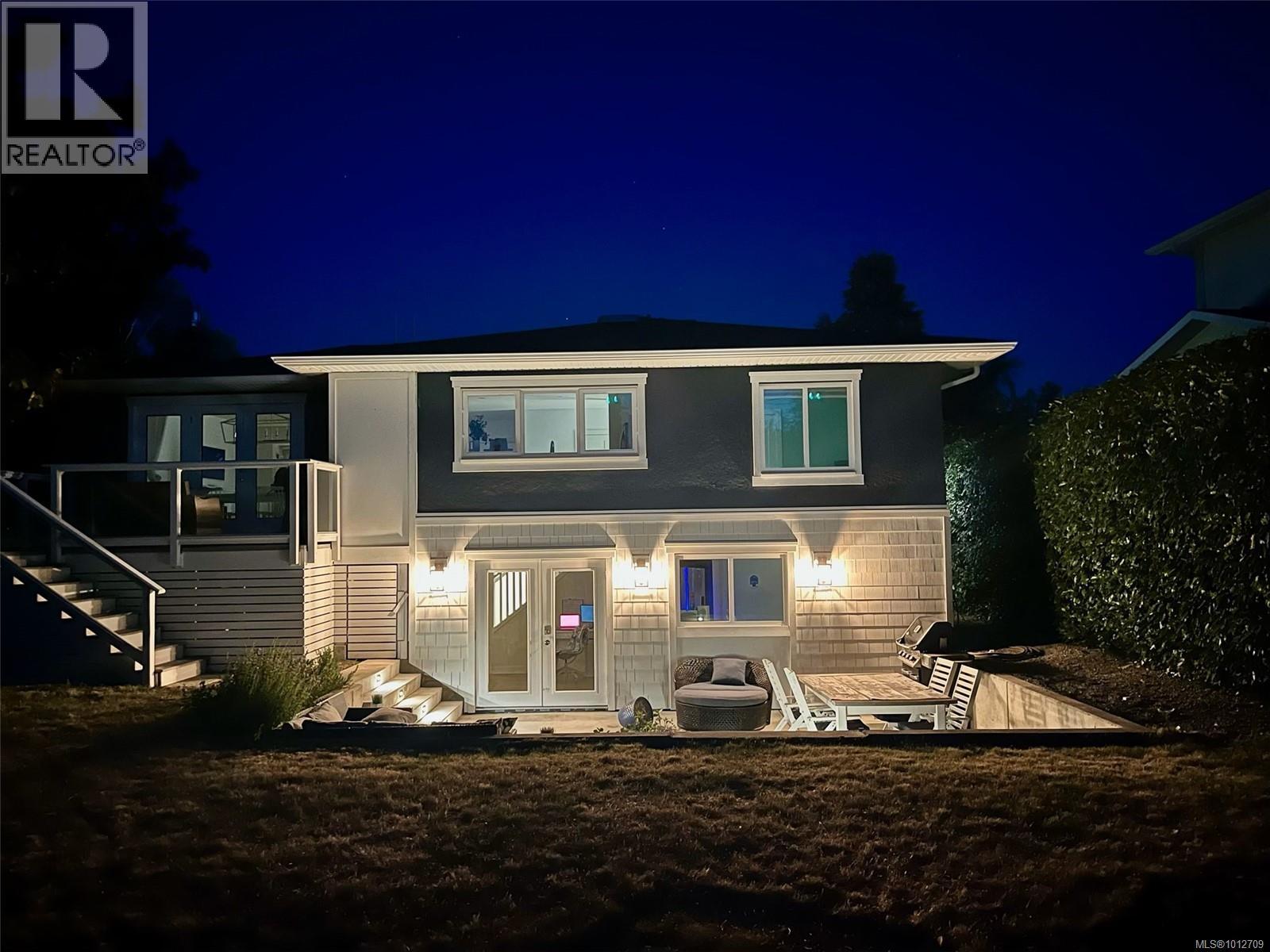  2240 Kinross Avenue, Oak Bay