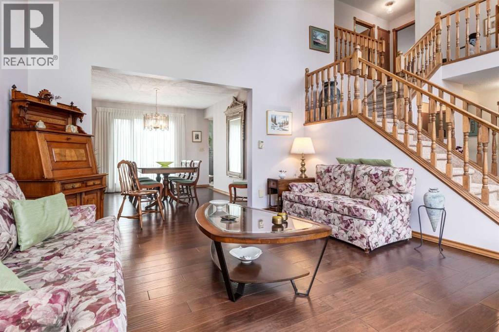 Photo 6 of 79 Woodhaven Road Sw, Calgary AB