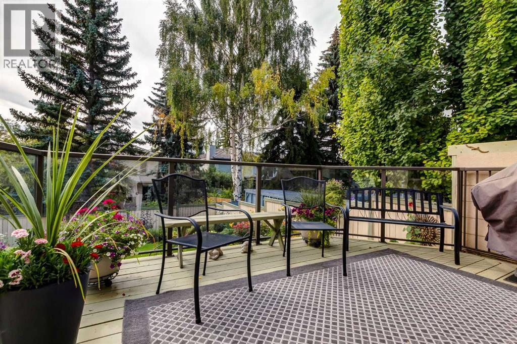 Photo 11 of 79 Woodhaven Road Sw, Calgary AB