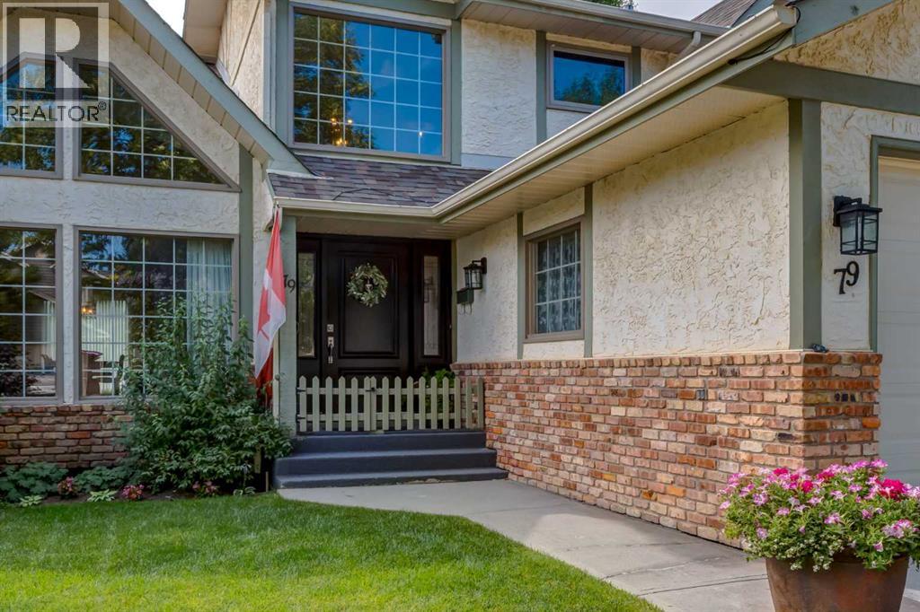 Photo 3 of 79 Woodhaven Road Sw, Calgary AB