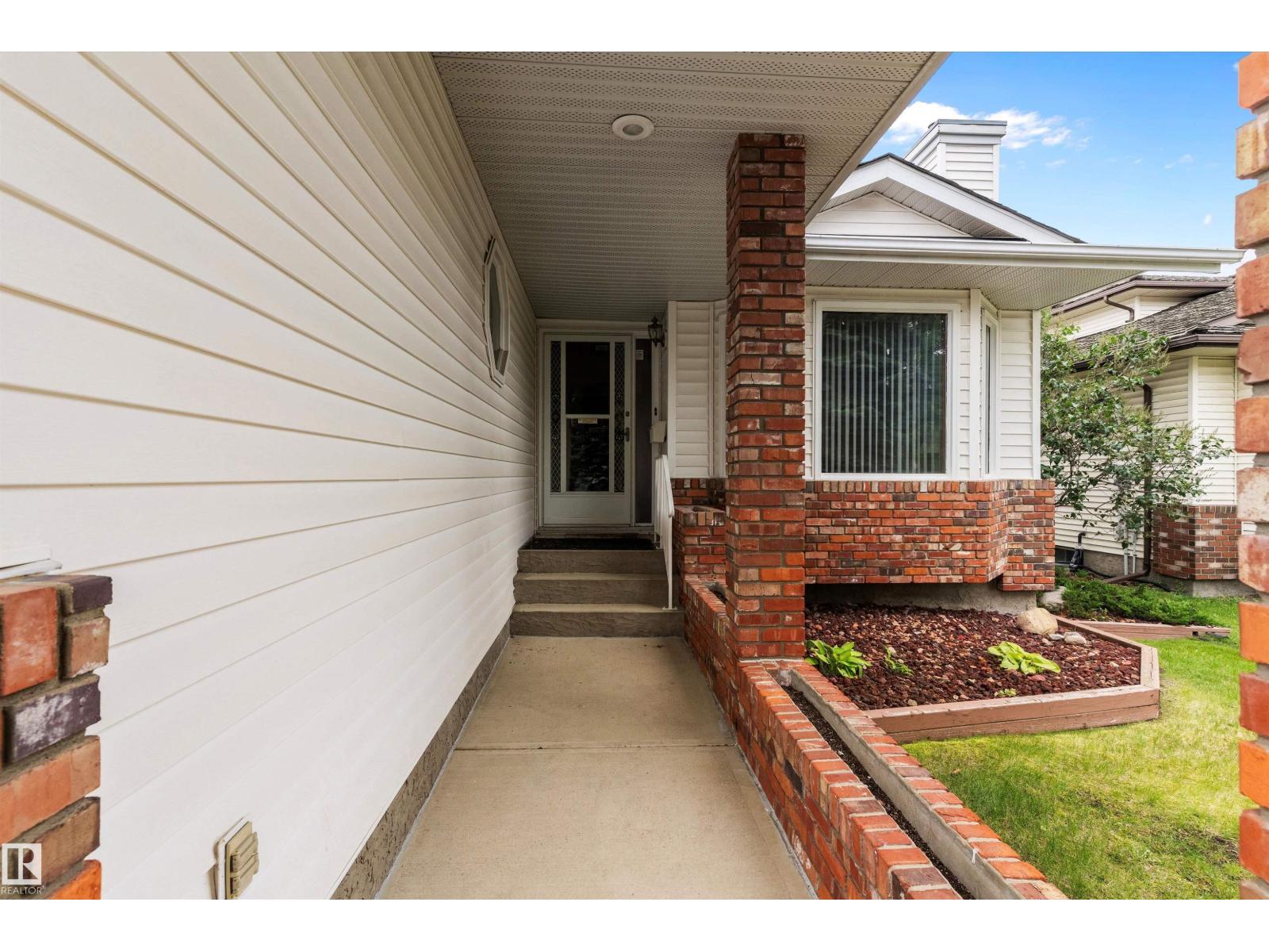 Photo 4 of 58 Nottingham Road, Sherwood Park AB