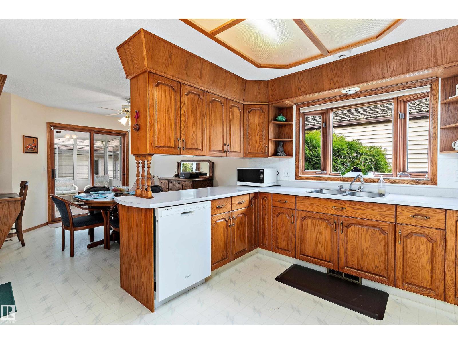 Photo 16 of 58 Nottingham Road, Sherwood Park AB