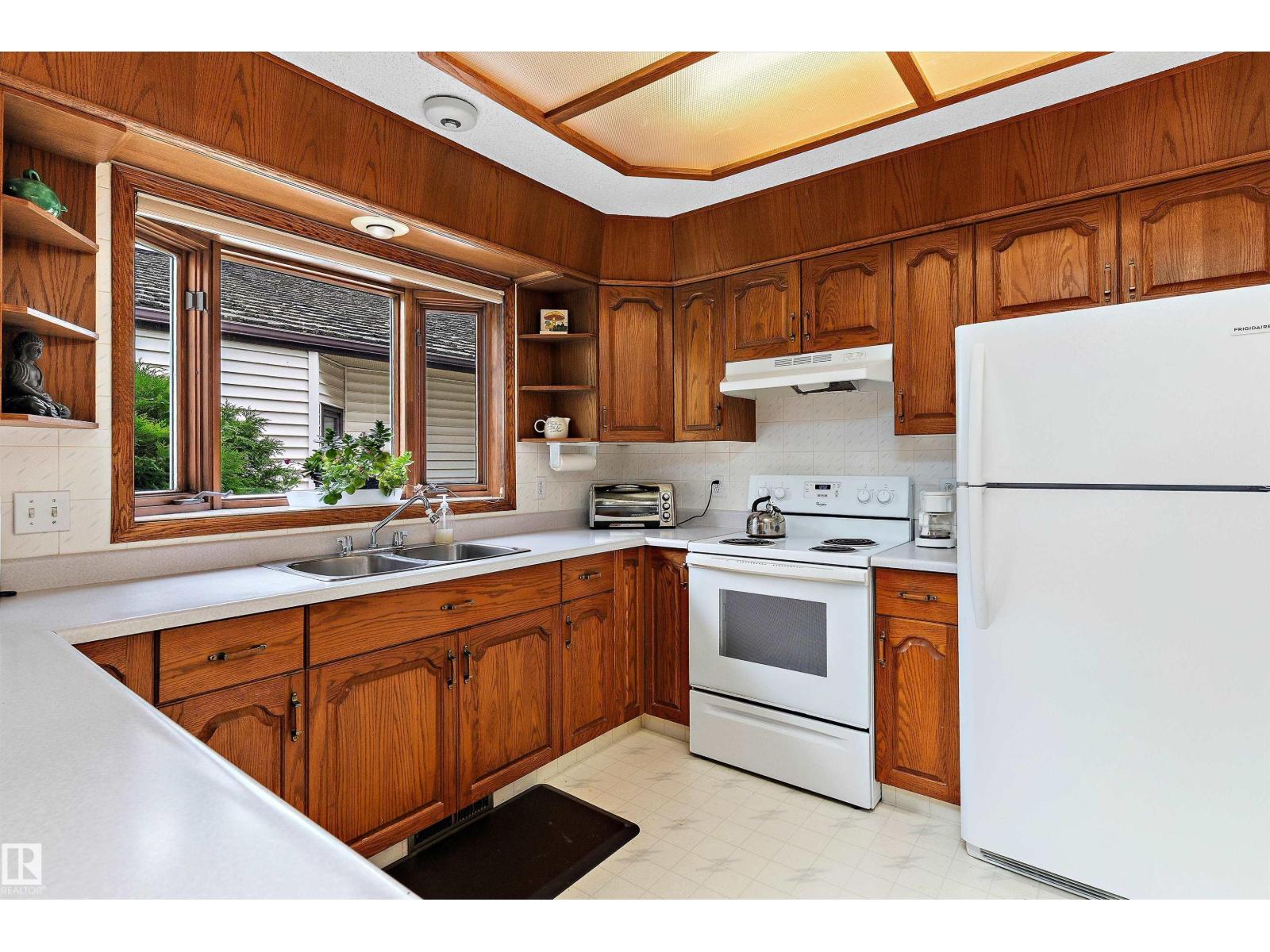 Photo 15 of 58 Nottingham Road, Sherwood Park AB