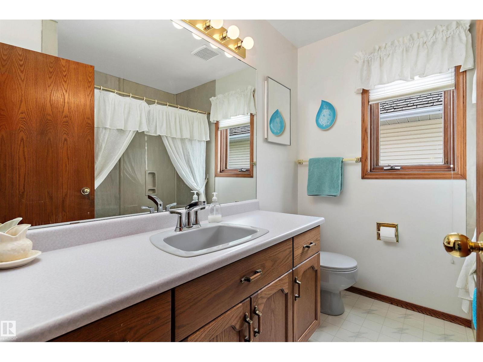 Photo 28 of 58 Nottingham Road, Sherwood Park AB
