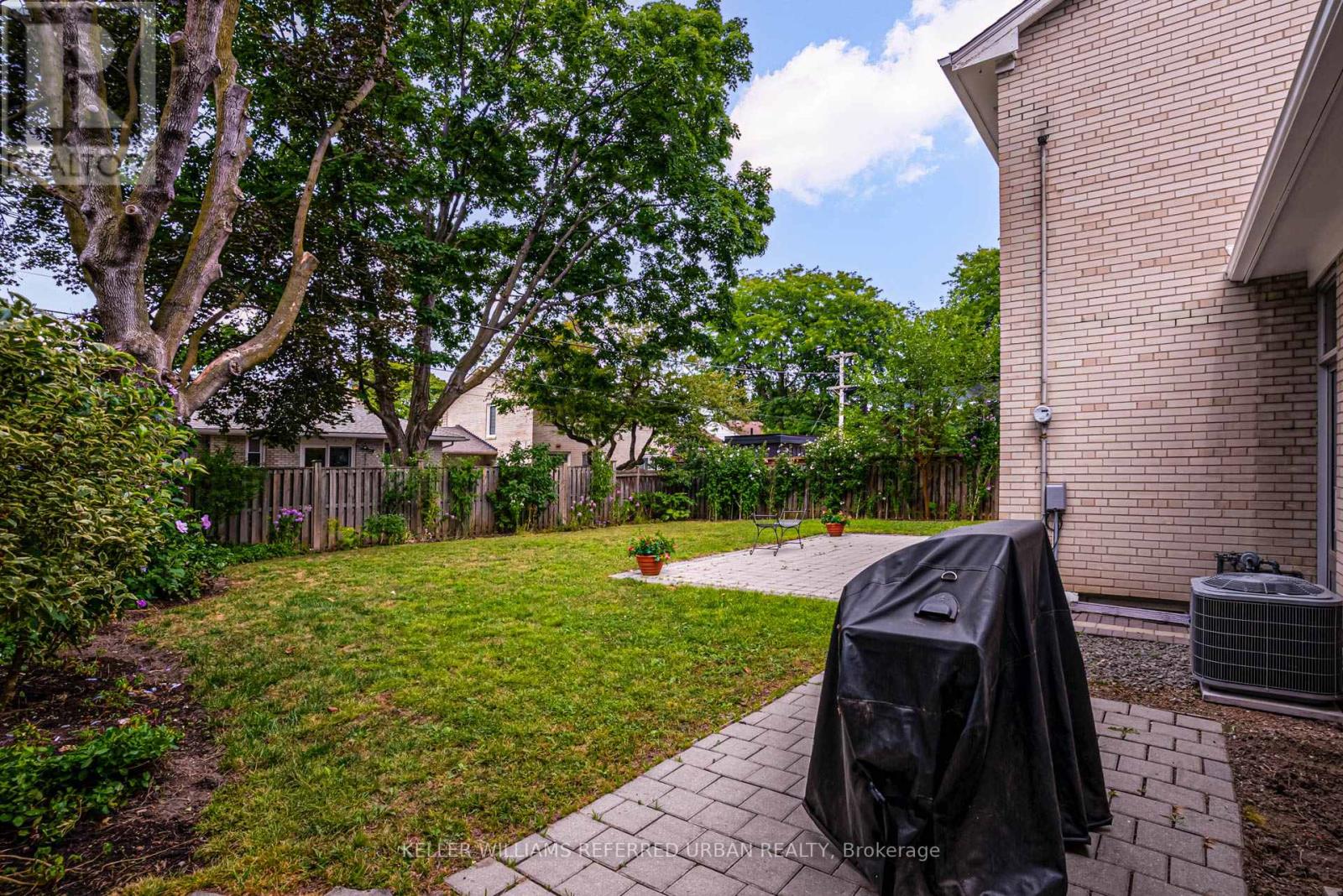 Photo 21 of 26 Foxmeadow Road, Toronto ON