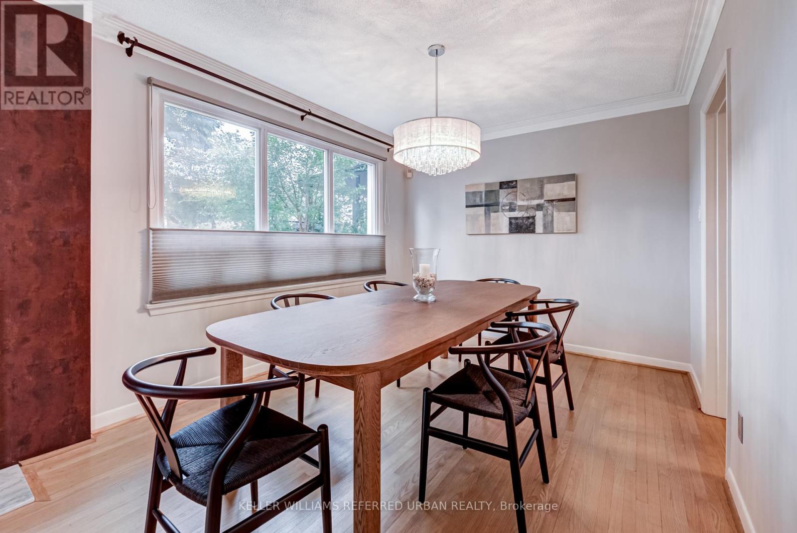 Photo 6 of 26 Foxmeadow Road, Toronto ON
