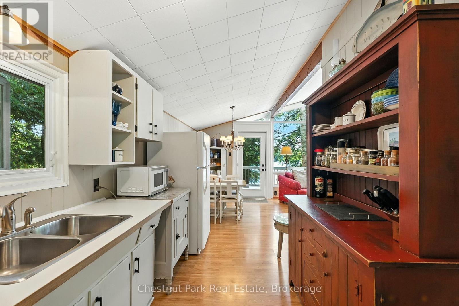 Photo 9 of 5 1192 Whites Road, Muskoka Lakes ON