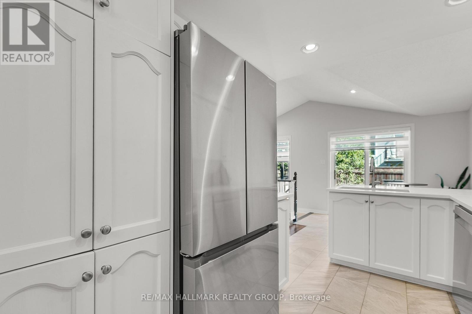 Photo 12 of 31 Saddlesmith Circle, Ottawa ON