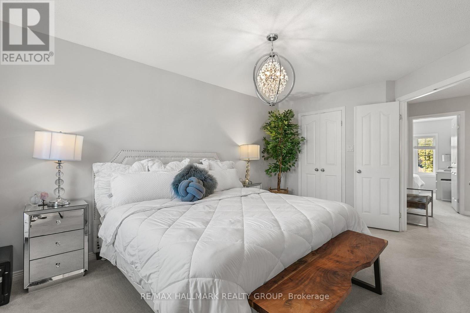 Photo 16 of 31 Saddlesmith Circle, Ottawa ON