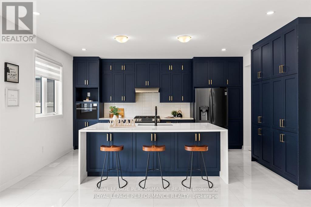 Photo 10 of 95 Ralph Erfle Way, Ottawa ON