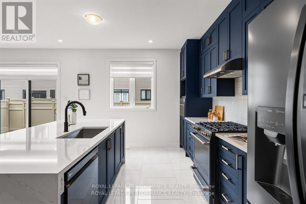 Photo 11 of 95 Ralph Erfle Way, Ottawa ON