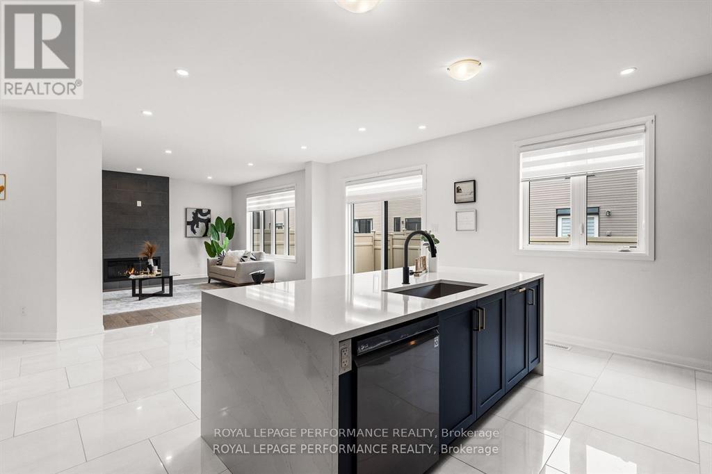 Photo 12 of 95 Ralph Erfle Way, Ottawa ON