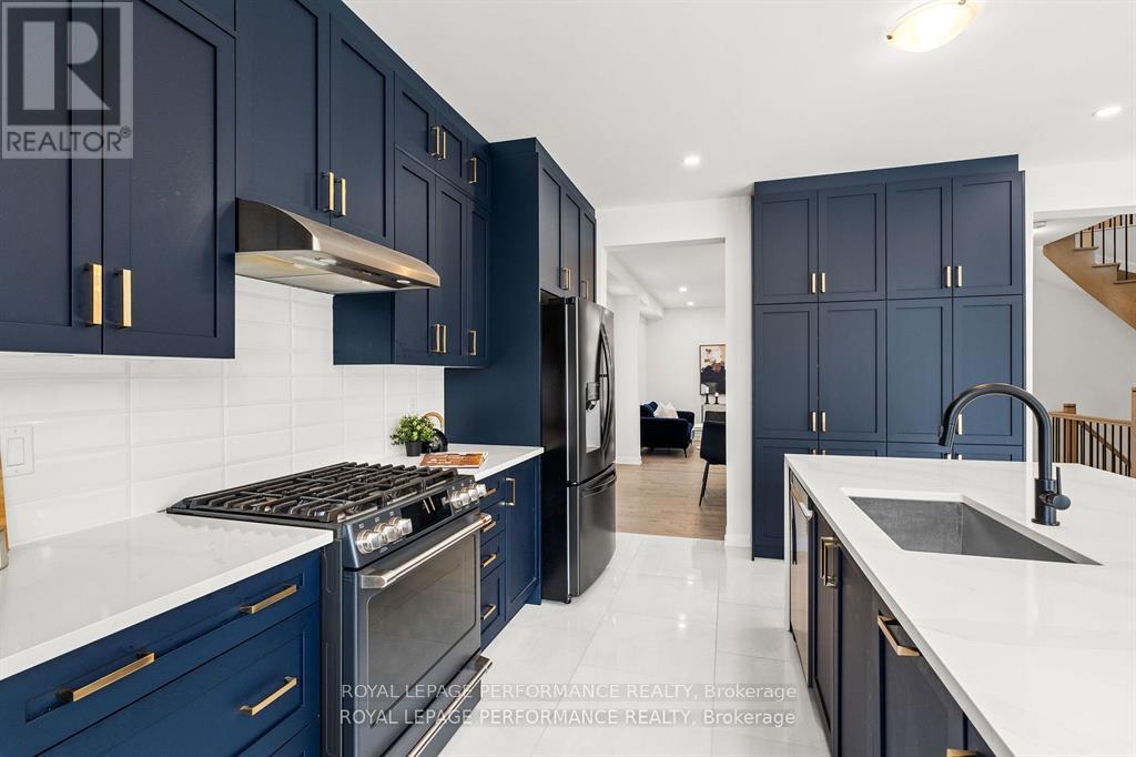 Photo 13 of 95 Ralph Erfle Way, Ottawa ON